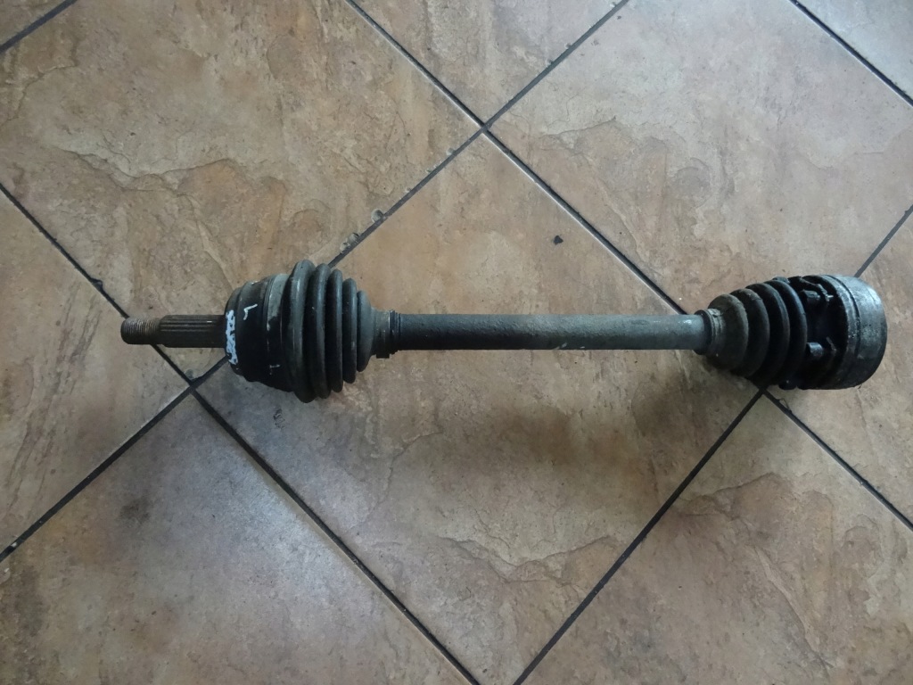 Cordoba 1.6b привідний вал ліва Оригінал