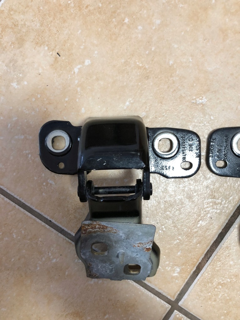 фото №6, Citroen оригинальный номер 9682254780 петля крышки багажника c5