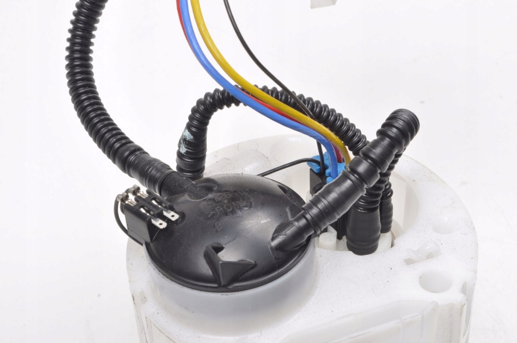 Bmw 2 u06 1.5 гібрид насос пального 9452477 Недорого