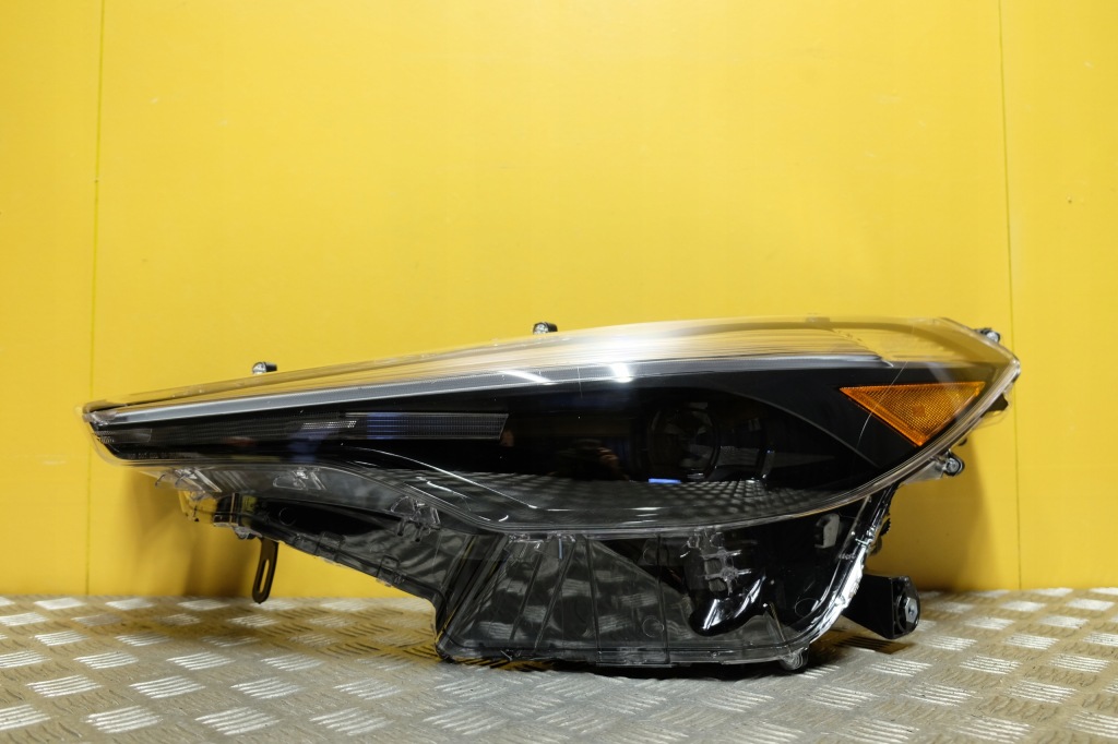 фото №1, Toyota corolla cross 2022-2023 фара лампа full led l czarna usa