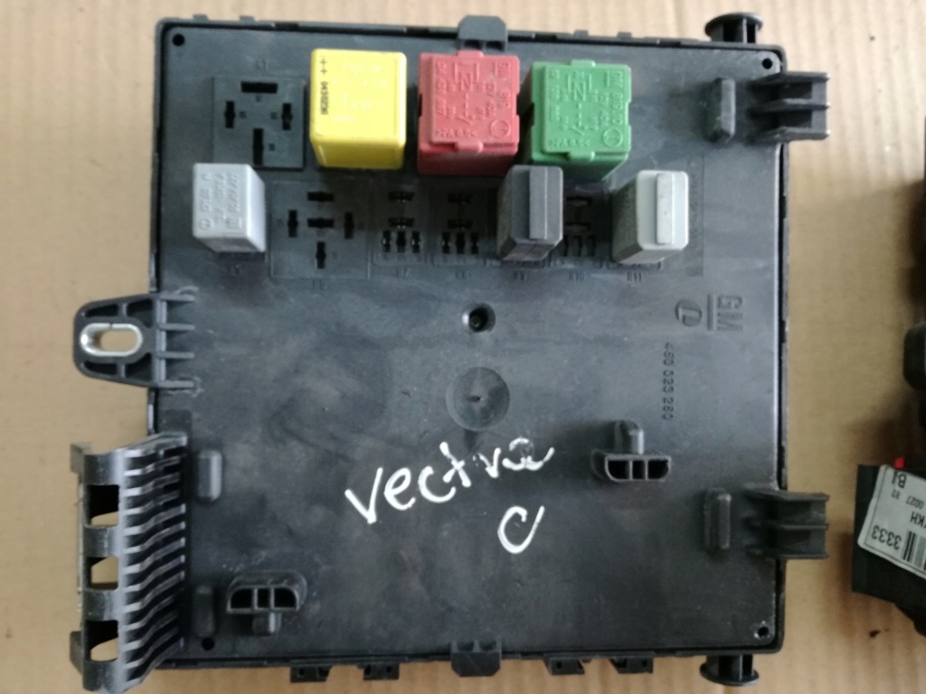 Купить Коробка предохранителей vectra c 13189921 bsi
