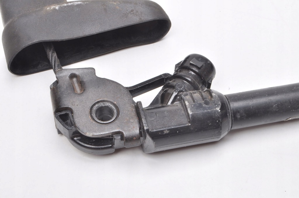 фото №3, Volvo s60 ii v60 натяжитель поперечина безопасности правый 8630467