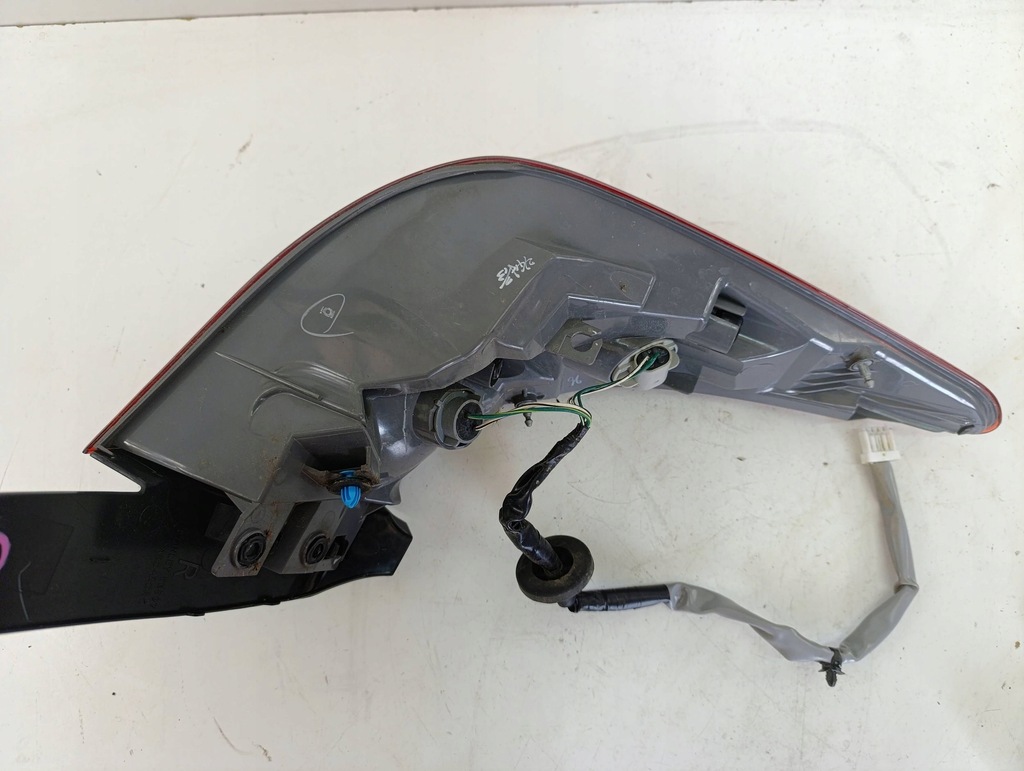 фото №9, Infiniti q50s лампа led задняя правая крыла sedan