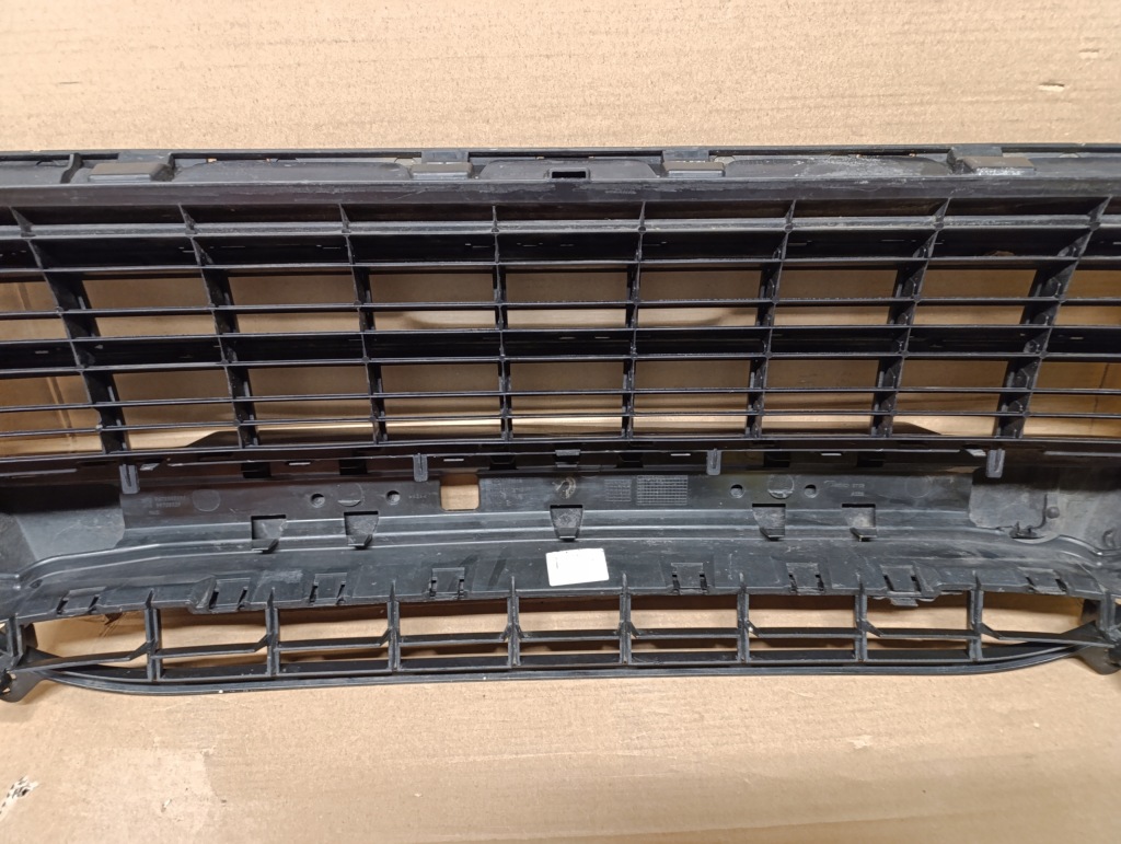 фото №16, Решётка решётка радиатора решётка средняя peugeot 3008 i 09-14 9685628677