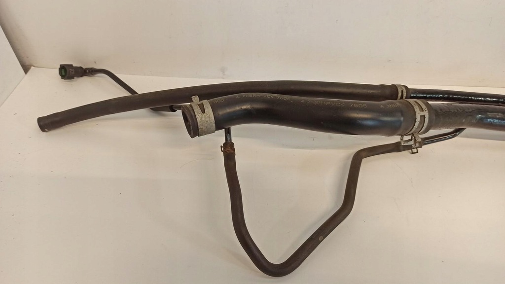 фото №9, Suzuki swift mk8 заливная горловина топлива труба 1.2