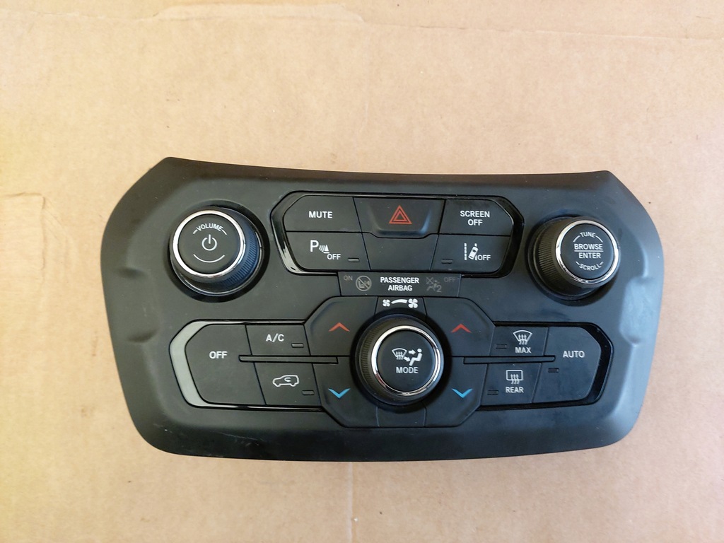 фото №1, Jeep renegade lift панель кондиционера