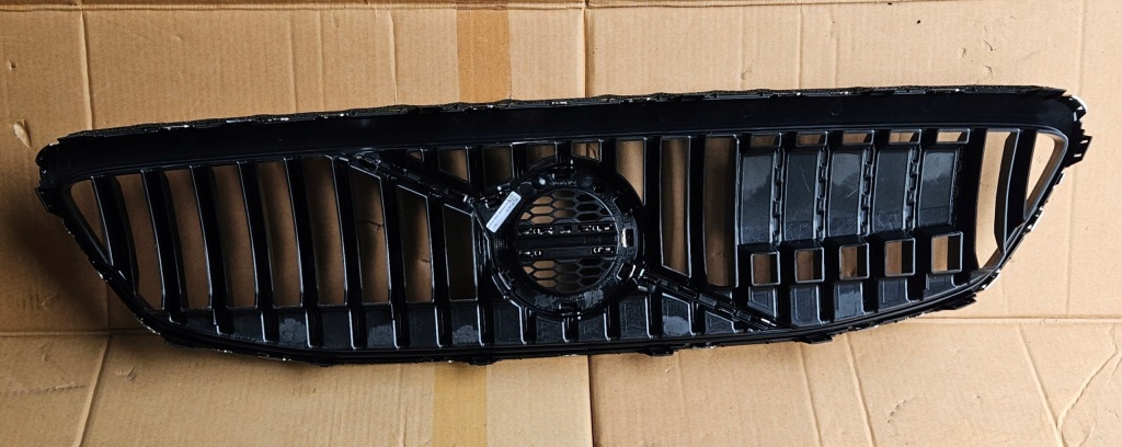 фото №5, Volvo v40 lift cross country 16-19 решётка радиатора решётка радиатора оригинал новый