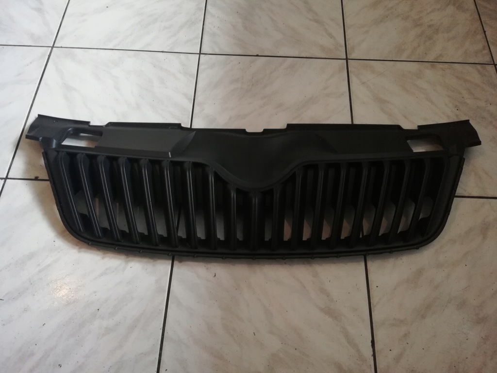 фото №1, Решётка радиатора решётка радиатора fabia ii lift roomster 5j0853668c