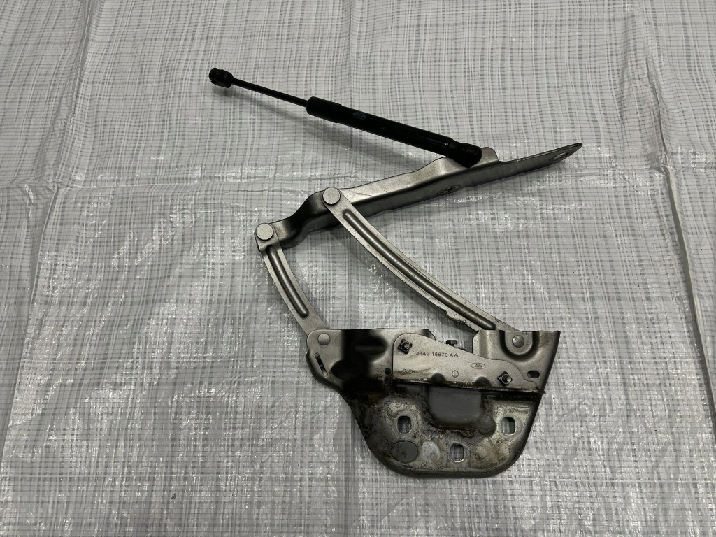 фото №1, Петля капот левый land rover velar l560