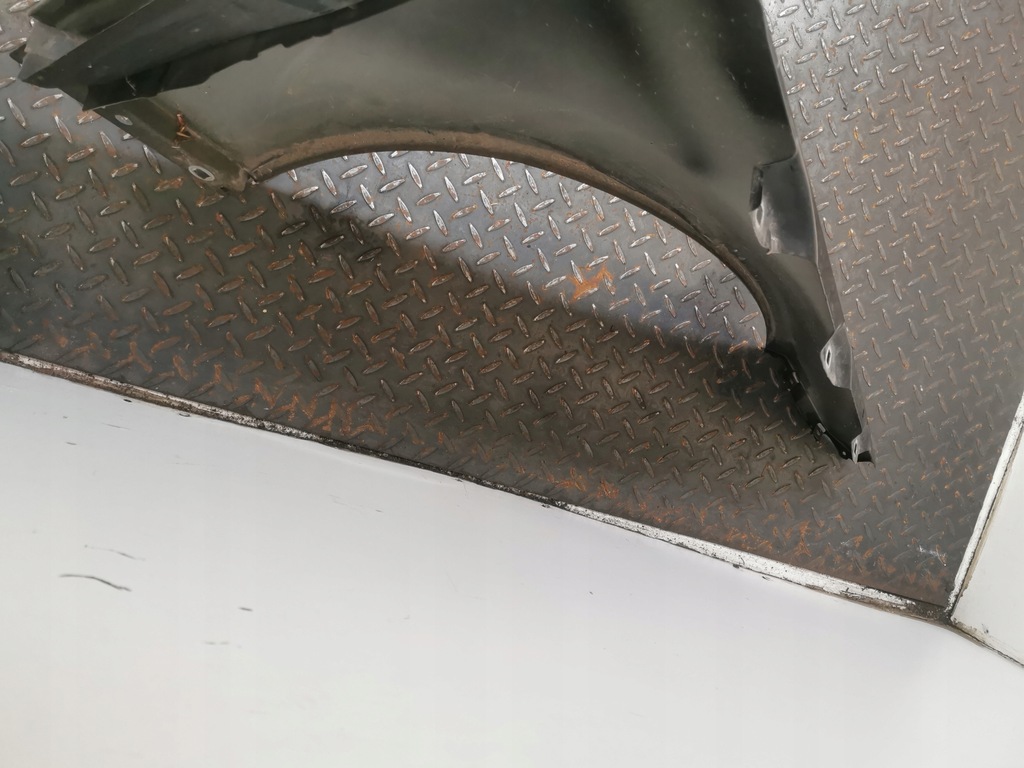 фото №6, Крыло правый перед mercedes w204 c197