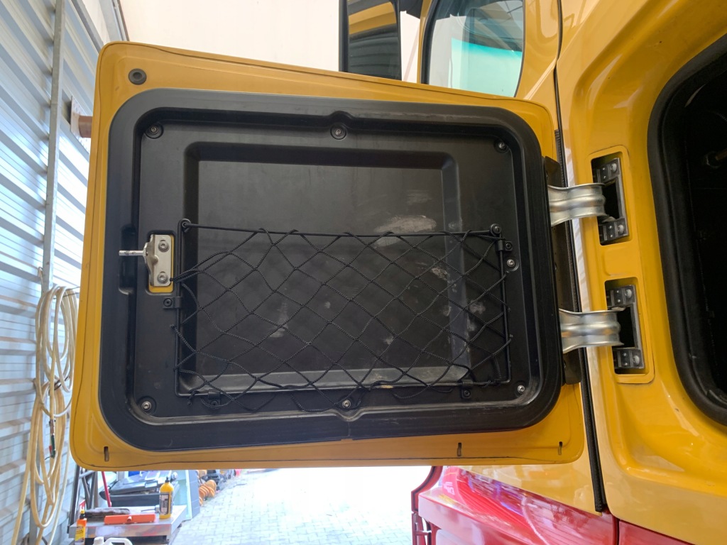 фото №3, Крышка багажника бардачка дверца mercedes actros mp4 mp 4