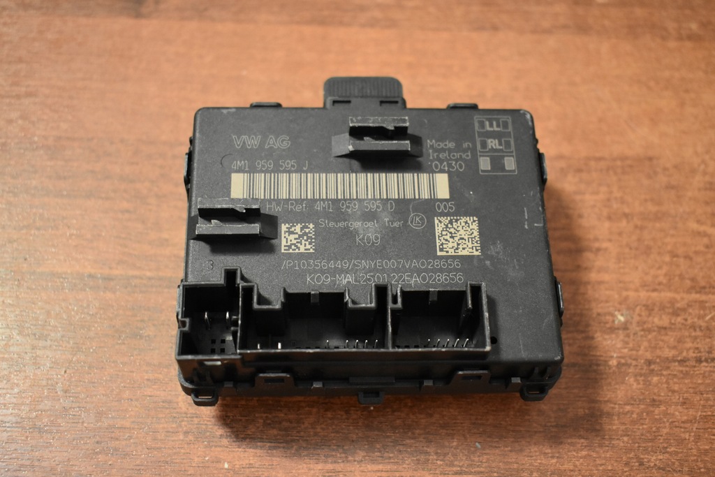 фото №1, Idealny модуль дверь задний porsche audi 1