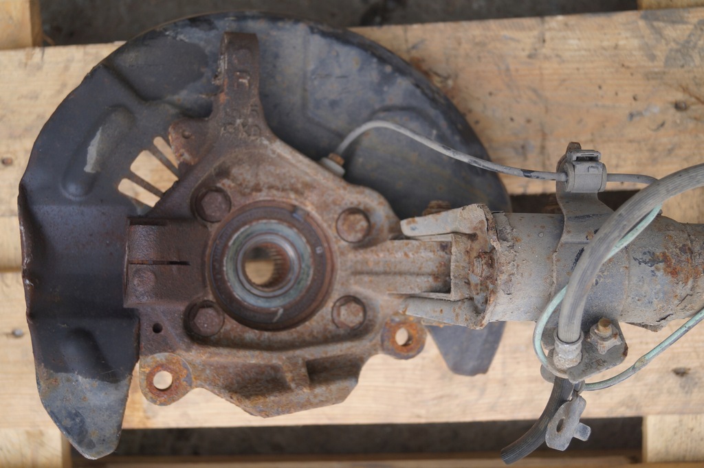 фото №8, Поворотний кулак правий перед subaru wrx sti 2.5 b 14-17