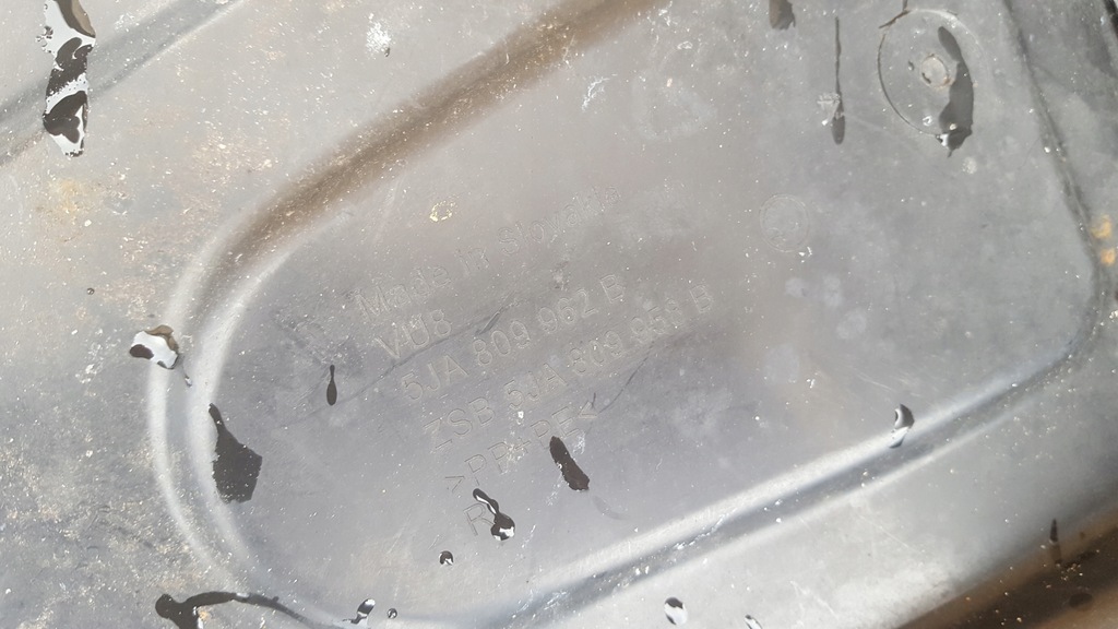 фото №4, Skoda rapid 5ja809962b подкрылок правое передние