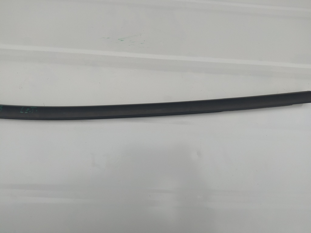 фото №8, Молдинг уплотнитель стекло правый левый задняя - opel meriva b
