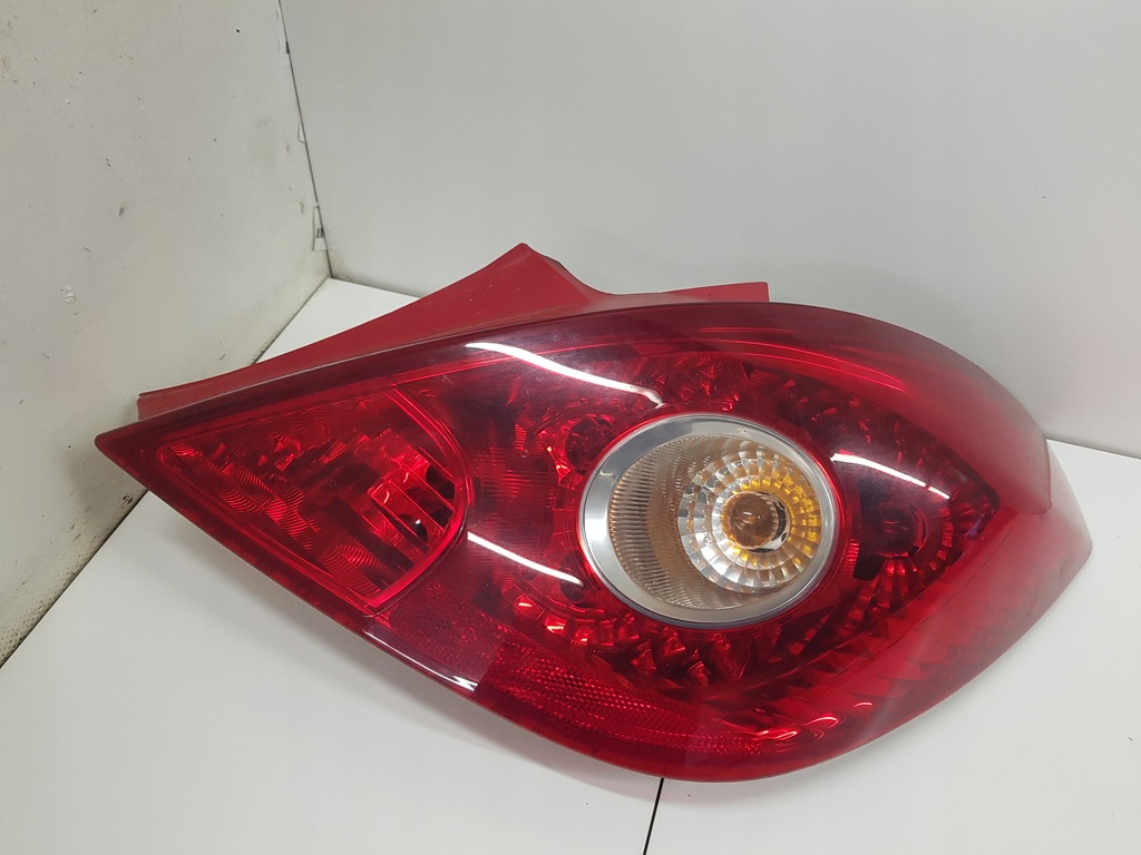 фото №1, Лампа правая задняя opel corsa d