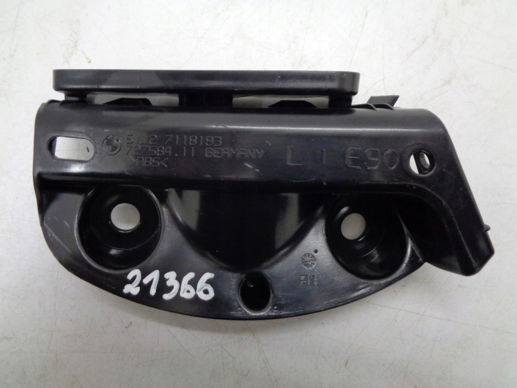 фото №1, Bmw 3 e90 направляющая лампы бампер левый задняя