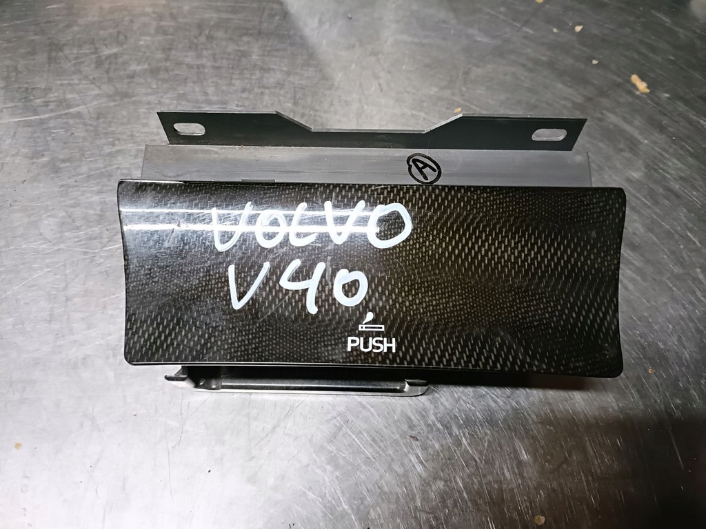 фото №1, Volvo s40 v40 пепельница 30889134