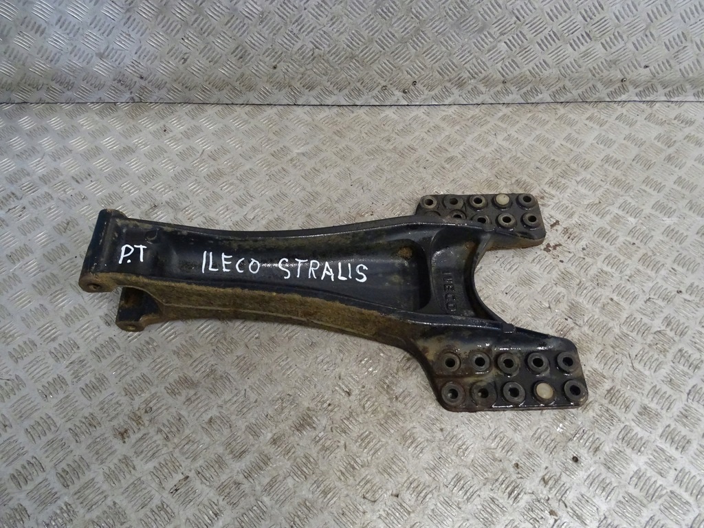 фото №1, Iveco stralis e3/4/5 кронштейн тяга правый задняя