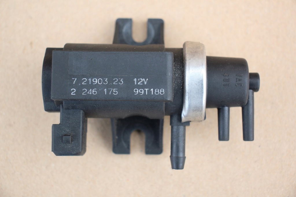 Купити Клапан вакууму bmw 2.5 tds e34 e36 e38 e39 2246175