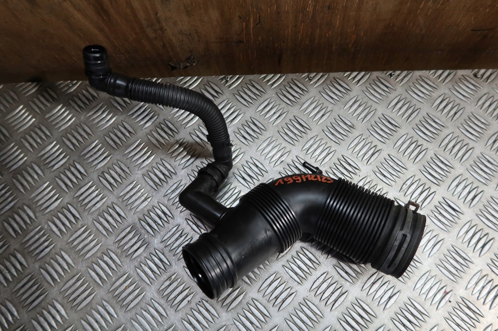 фото №1, Труба шланг повітря audi a1 8x 6r0120654