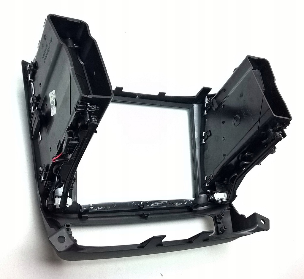 фото №9, Maserati levante gt modena tributo рамка радио решётки обдув оригинальный номер 670163242