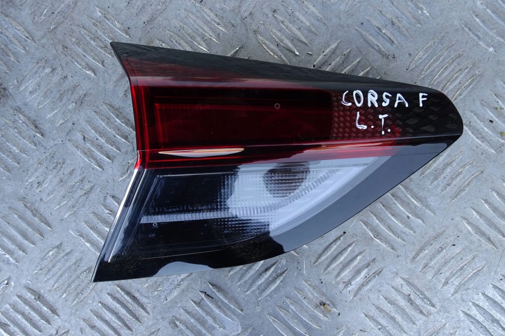 фото №1, Opel corsa f лампа задняя w крышка