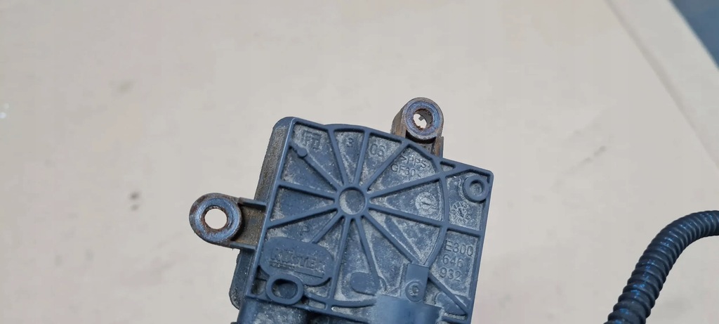 фото №8, S3 8y a3 моторчик выхлоп крышка выхлопных газов 4n0133246a vw tiguan ii