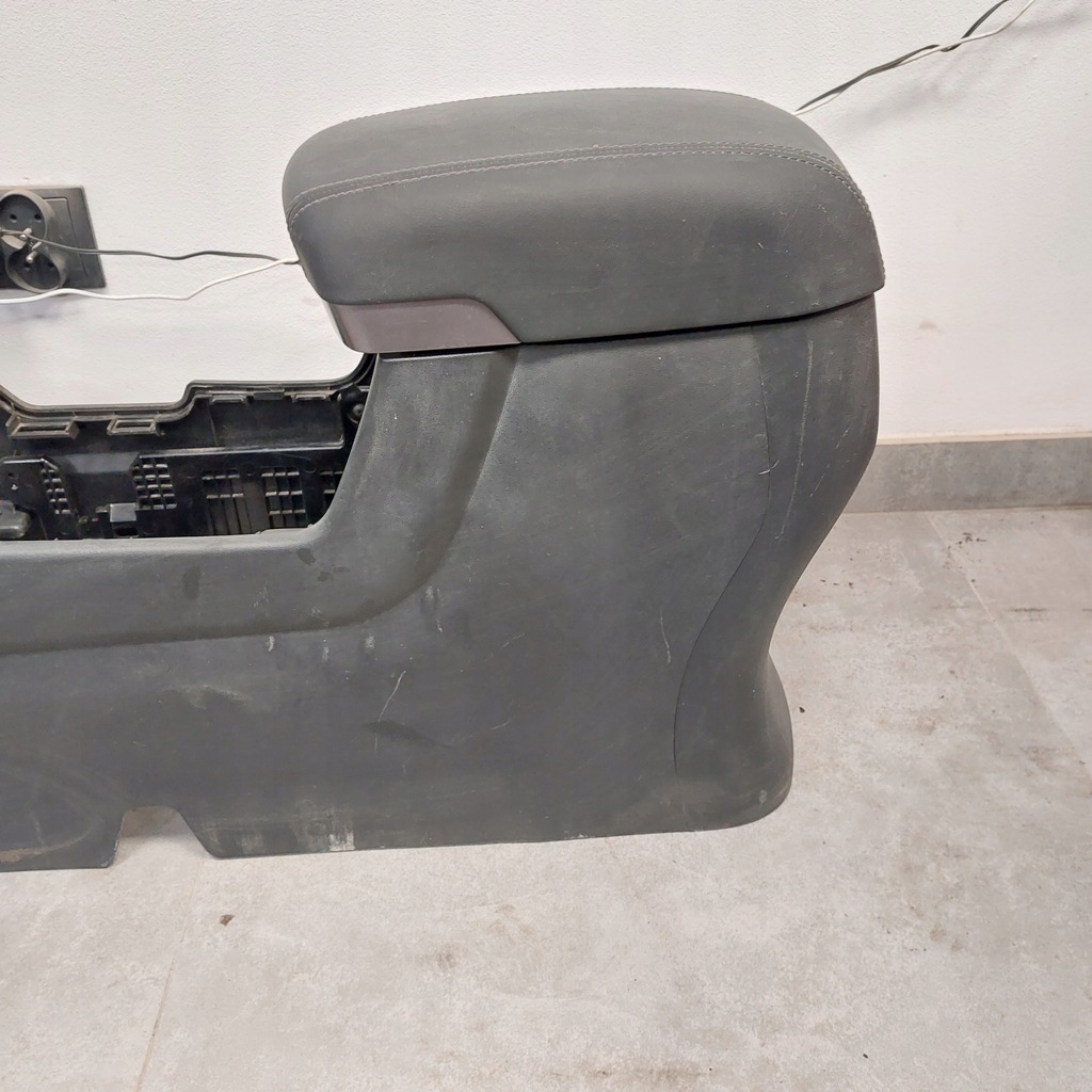 фото №8, Hyundai ix35 1.7crdi 2013 тунель середній підлокітник