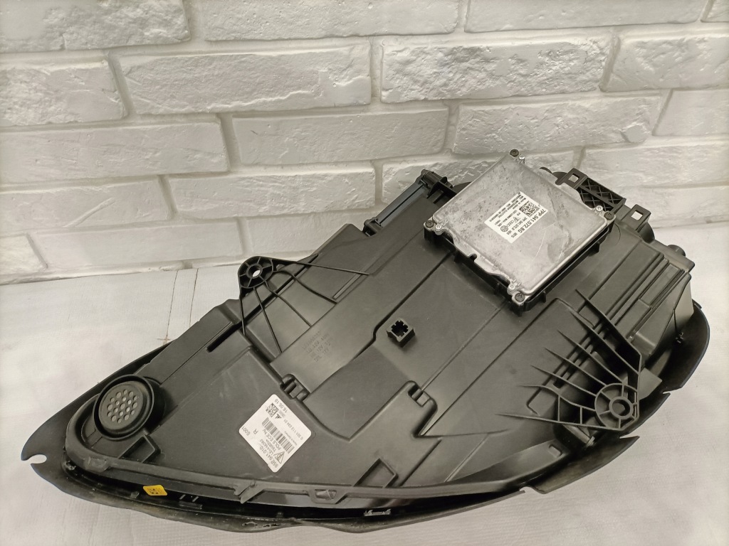 Porsche macan правий full led 95b941010 в Україні