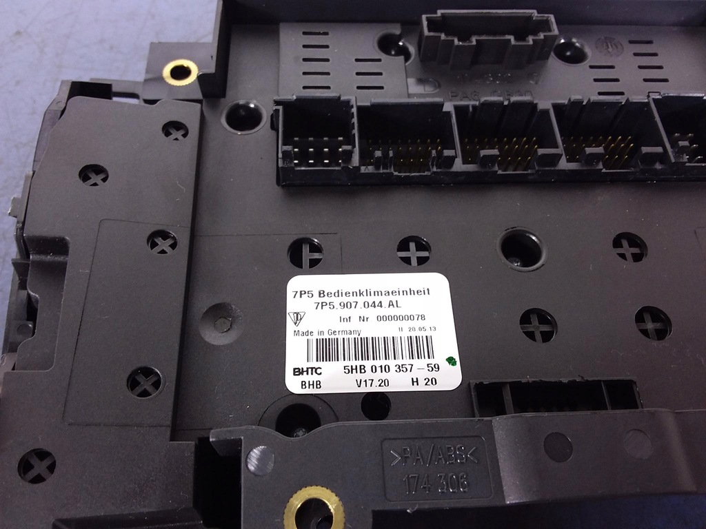 фото №6, Porsche cayenne ii 7p5 панель обдув кондиціонера