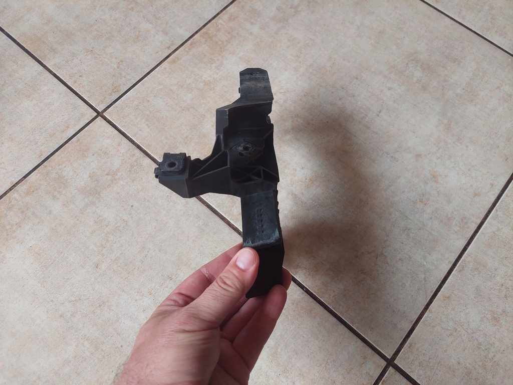 фото №6, Кронштейн - опора лампы - кронштейн поперечина - audi a6 c8 - 4k0