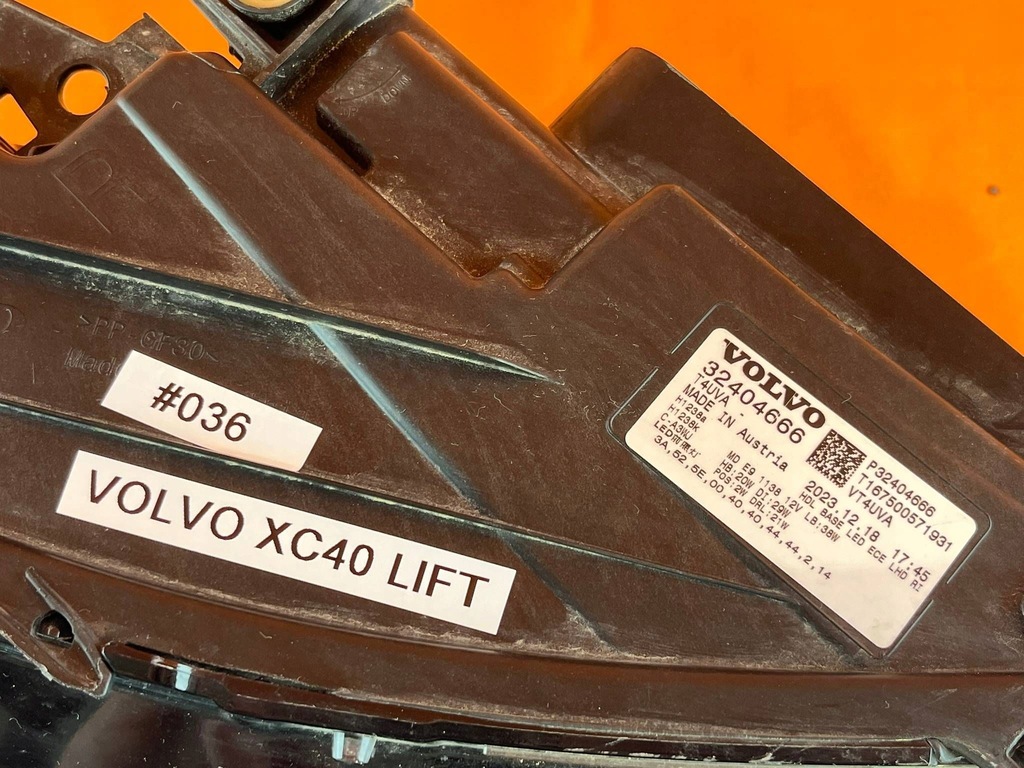 фото №13, Volvo xc40 2018 права сторона лампа передня 32404666