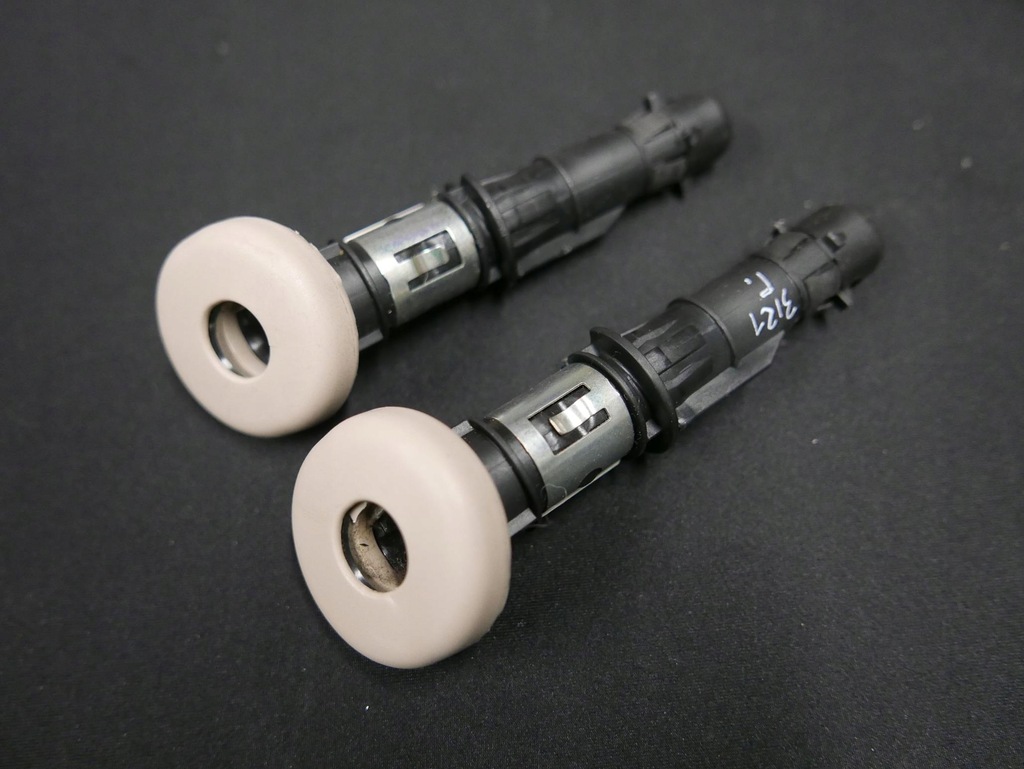 фото №1, Bmw f10 напрямна підголівник перед 1788678 oyster