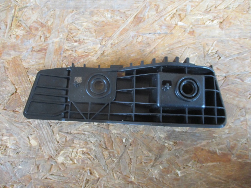 фото №4, Напрямна бампера задня правий tesla model 3