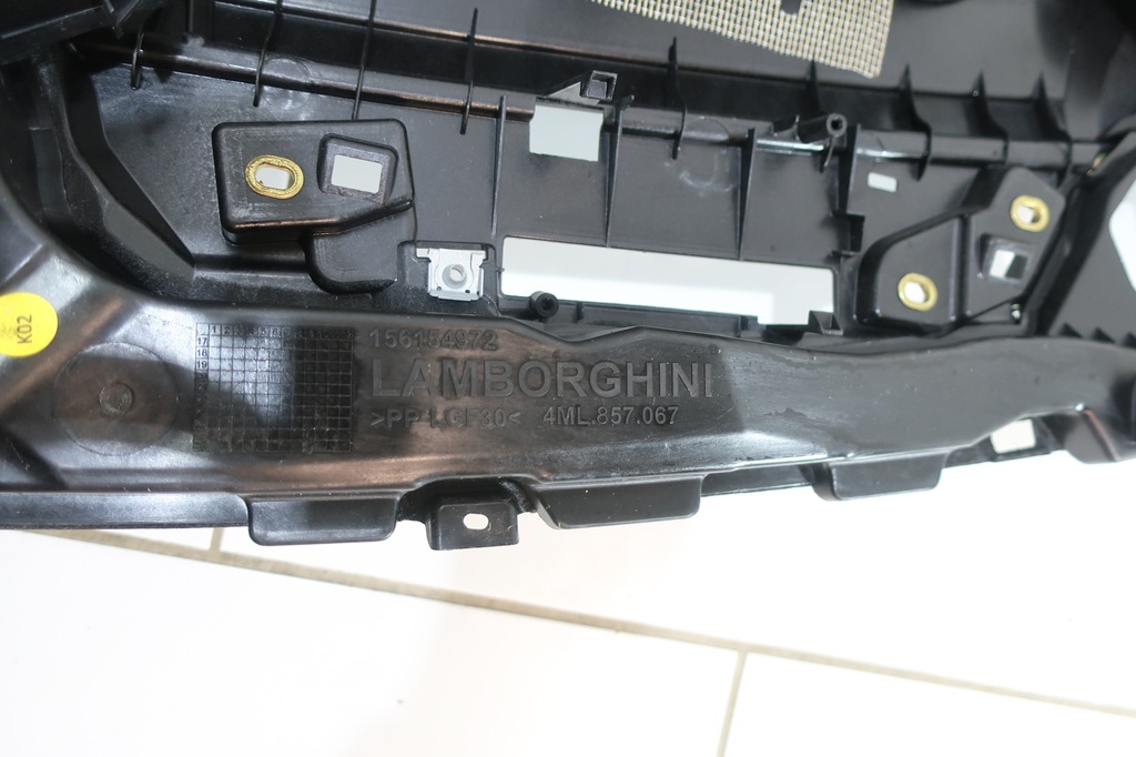 фото №6, Консоль панель приладів czarna шкіра lamborghini urus