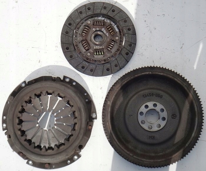 фото №1, Toyota corolla verso 1.6 зчеплення притиск колесо kpl