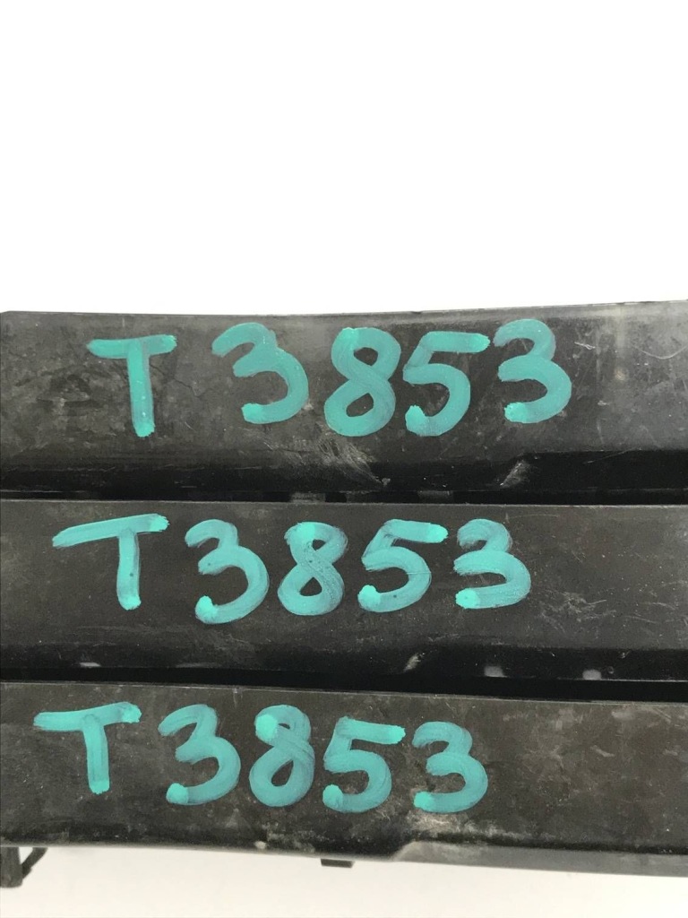 Tesla model y 2021 правая / кронштейн бампера передний 149377100b Цена