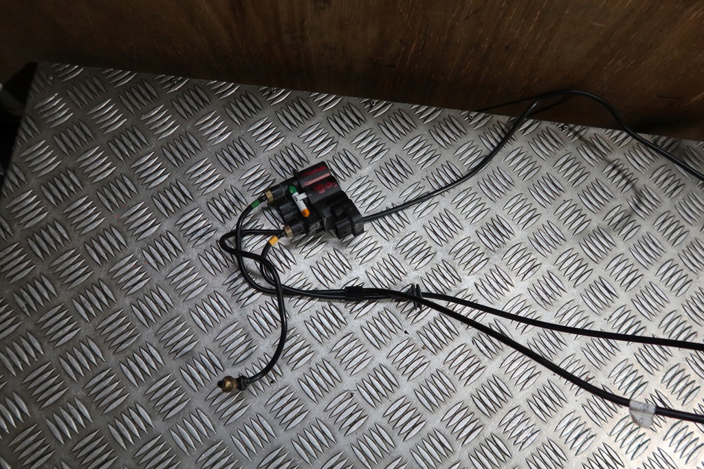 фото №3, Електроклапан range rover vogue cpla-5b710-ab