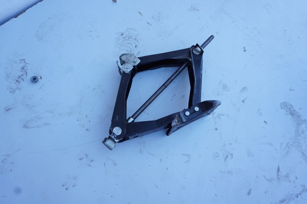 фото №1, Домкрат audi a4 b8