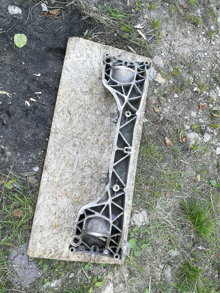 Балка двигуна підвіска перед bmw e30 325ix 4x4 Недорого