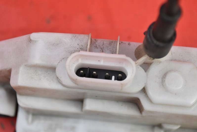 фото №6, Замок дверь правый перед eu citroen c3 1 i 04r