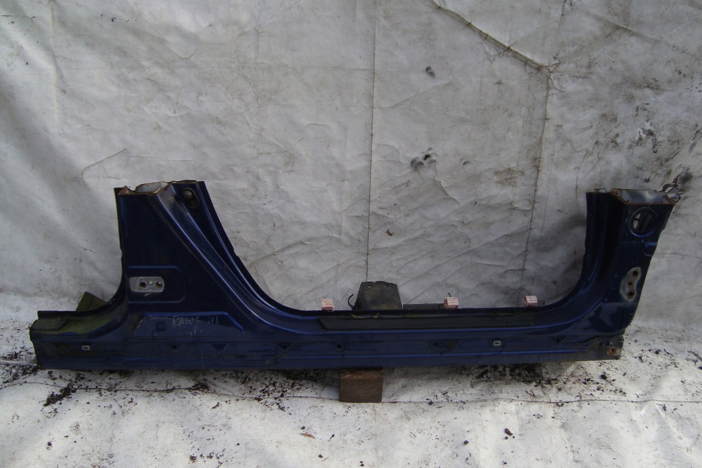 фото №1, Порог блок двигателя правый toyota prius iii 09-15 poznań