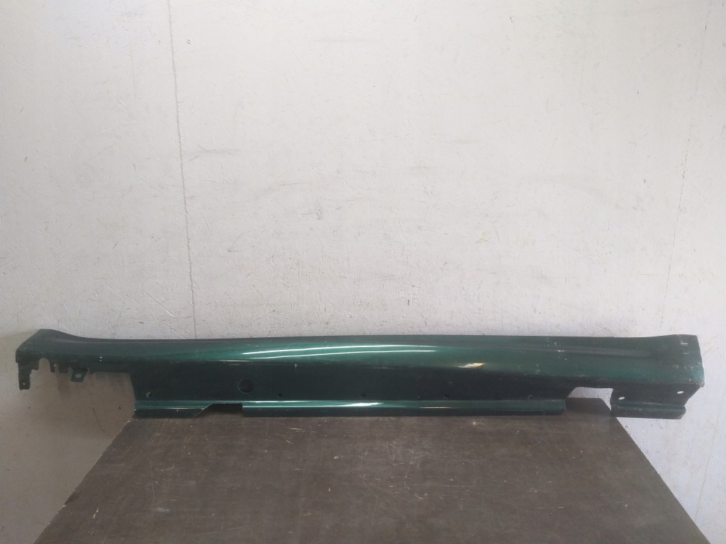 Порог молдинг порог накладка правая  mini cooper r55 r56 Цена