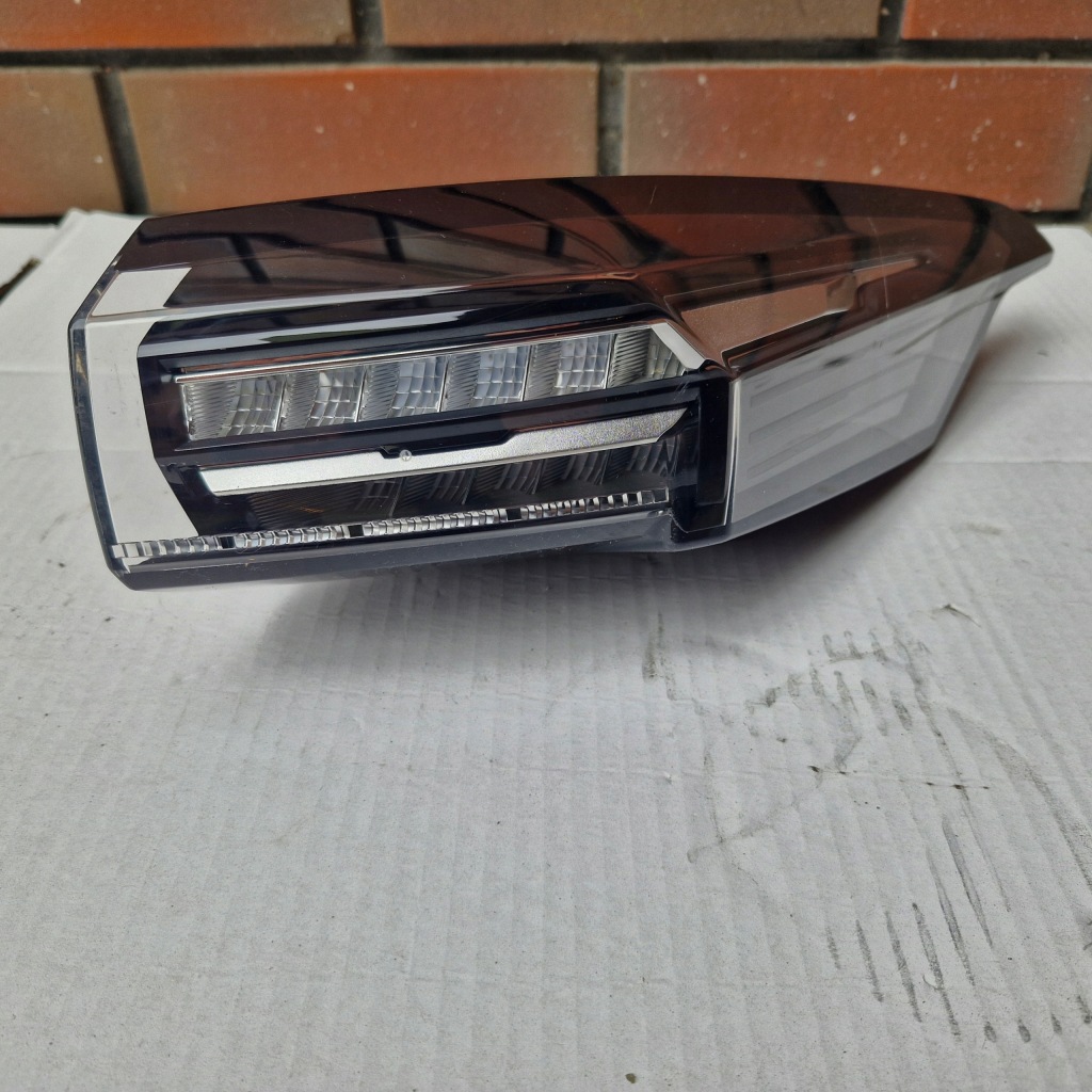 Купити Фара правий задній peugeot 308 3 led 9835299280