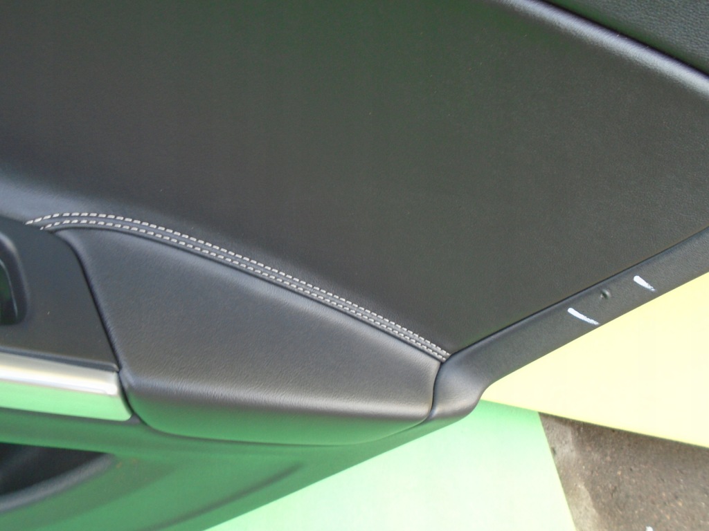 фото №4, Volvo v60 обшивка двері правий задня r-design