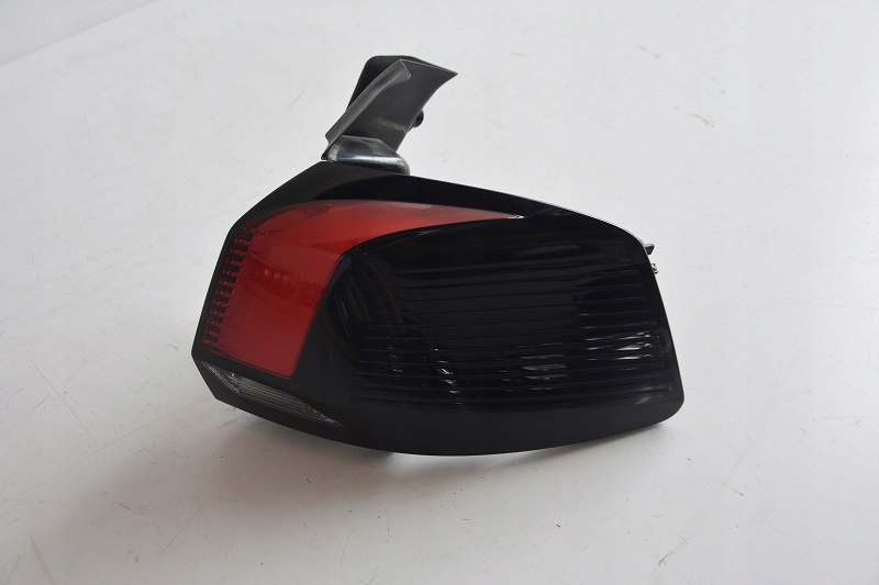 фото №1, Peugeot 5008 лампа задня