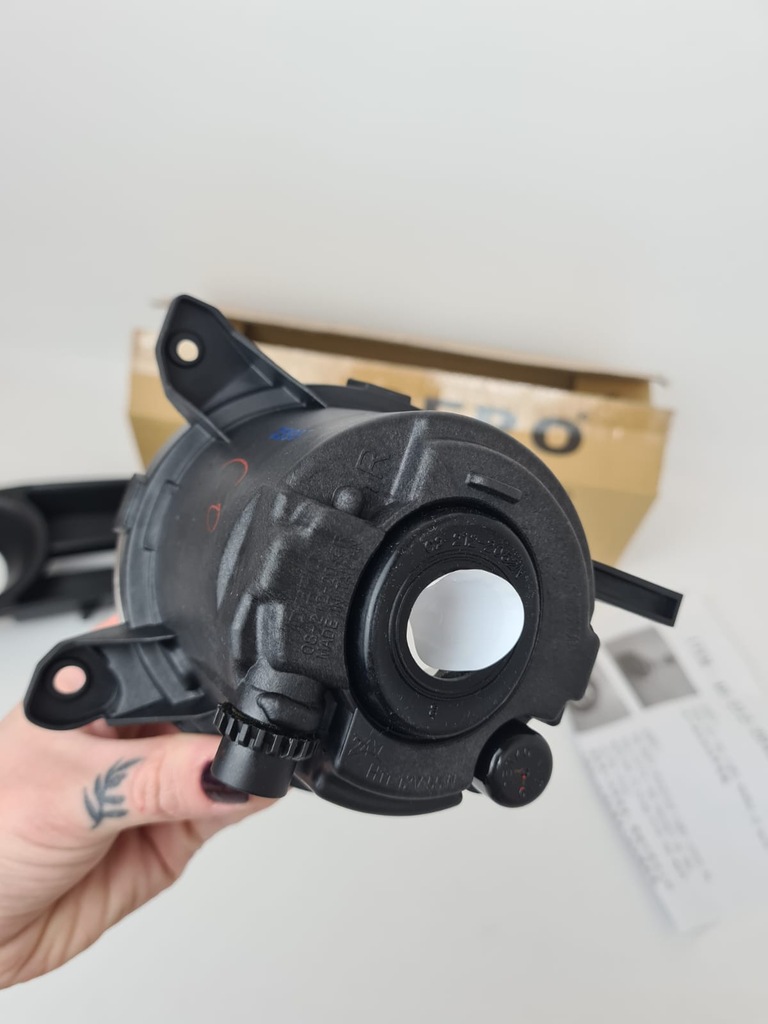 фото №11, Toyota corolla e12 hb 04-07 противотуманная фара правый