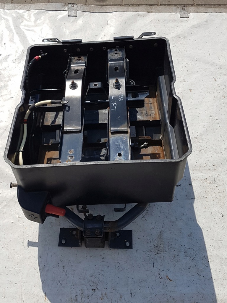 фото №1, Основание коробка кронштейн аккумуляторов daf xf 106