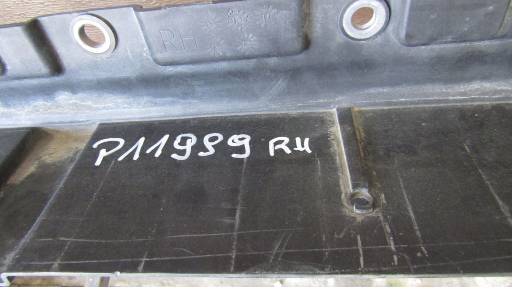 Купити Молдинг поріг каркас права mercedes ml 164 05-11